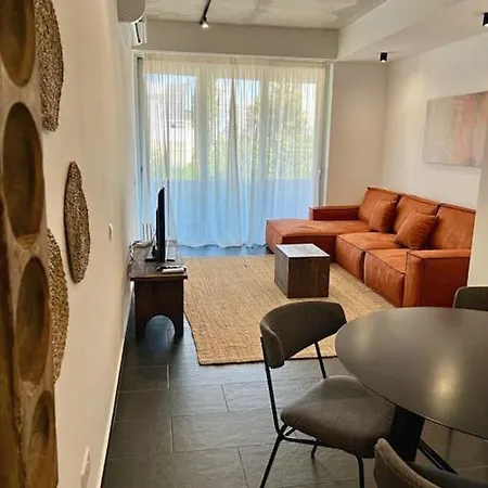Urban Oasis Retreat Apartament Limassol